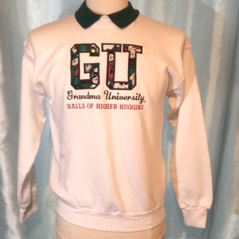 Embroidered Christmas Grandma University Sweatshirt White with Green Collar! NWT